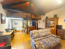 PROPRIÉTÉ UNIQUE: maison familiale avec fort potentiel locatif dans un cadre verdoyant !