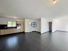 Maison familiale de plain-pied  de 99 m² avec terrain de 1 339 m² à  La Chapelle-de-la-Tour