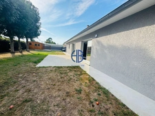 Maison familiale de plain-pied  de 99 m² avec terrain de 1 339 m² à  La Chapelle-de-la-Tour
