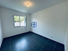 Maison familiale de plain-pied  de 99 m² avec terrain de 1 339 m² à  La Chapelle-de-la-Tour