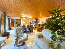 PROPRIÉTÉ UNIQUE: maison familiale avec fort potentiel locatif dans un cadre verdoyant !