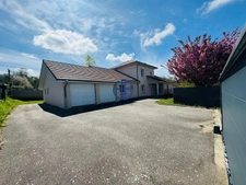 VILLA CONTEMPORAINE D'EXCEPTION AVEC PISCINEn 7 pièce(s) 210 m2