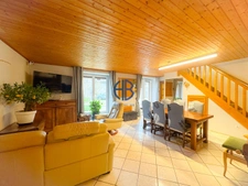 PROPRIÉTÉ UNIQUE: maison familiale avec fort potentiel locatif dans un cadre verdoyant !