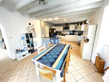 Grande Maison Dauphinoise 5 pièces avec combles aménageables.