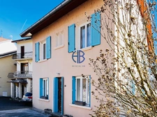 Maison de village indépendante entièrement rénovée avec jardin