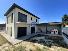 Villa récente La Chapelle De La Tour 110 m2