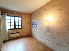 PLAIN PIED  2 chambres, 81 M2  Terrain 670 M2  + puits