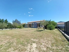 PLAIN PIED  2 chambres, 81 M2  Terrain 670 M2  + puits