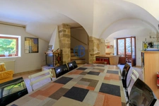 MAISON en PIERRES MEUBLEE + terrasse extérieure + fibre, 10 Minutes A7, et 30 Minutes Gare TGV