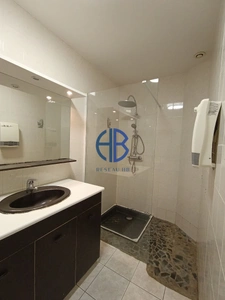 APPARTEMENT  98 m2, 2 Ch, terrasse  privative extérieure, 2 places de parking