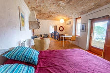 Maison ancienne en pierre avec 3 Gites 360m2 et terrain privatif