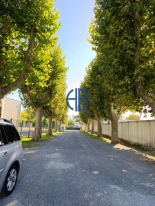 APPARTEMENT  98 m2, 2 Ch, terrasse  privative extérieure, 2 places de parking