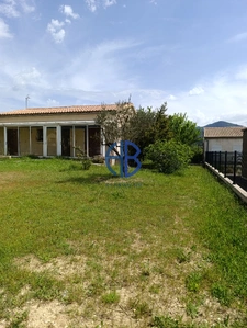PLAIN PIED  2 chambres, 81 M2  Terrain 670 M2  + puits