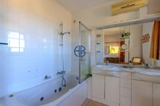 MAISON en PIERRES MEUBLEE + terrasse extérieure + fibre, 10 Minutes A7, et 30 Minutes Gare TGV