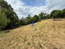 À Semons, découvrez un cadre de vie rare : 981 m2 a construire