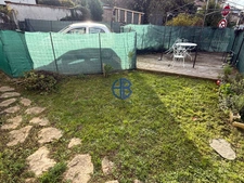 Maison de village avec petit terrain et place de parking