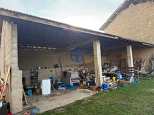 Maison à rénover avec beau potentiel ? Brézins