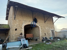 Maison à rénover avec beau potentiel ? Brézins