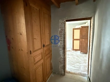 Maison à rénover avec beau potentiel ? Brézins