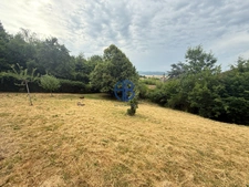 À Semons, découvrez un cadre de vie rare : 981 m2 a construire