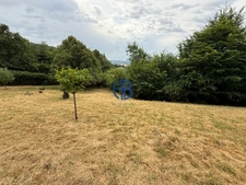 À Semons, découvrez un cadre de vie rare : 981 m2 a construire