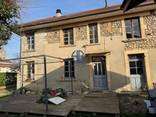 Maison à rénover avec beau potentiel ? Brézins
