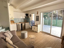 Pavillon T4 avec parking et piscine - Secteur Pinède
