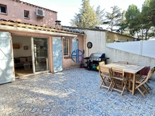 Pavillon T4 avec parking et piscine - Secteur Pinède