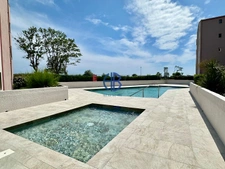 Spacieux 4 pièces avec parking et piscine - Secteur Richelieu