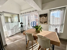 Spacieux duplex T6 avec parking - Secteur Centre Port