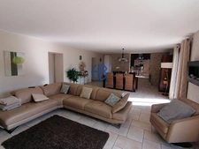 Appartement de 210 m2 état impeccapble