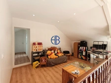 grande maison avec belle vue, piscine, sous-sol