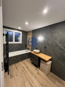 Maison entièrement rénovée 120 m2 + grange 67 m2 au sol+ terrain de 774m2