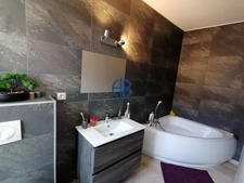 Appartement de 210 m2 état impeccapble