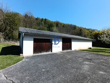 Villa de 240m2 + bâtiment annexe de 190m2+ terrain de 4000 m2 + piscine