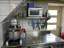 Restaurant avec terrasse, appartement, garage, jardin