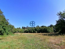 Terrain constructible 705m2, joli cadre