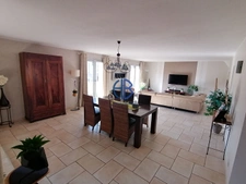 Appartement de 210 m2 état impeccapble