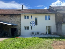 Maison entièrement rénovée 120 m2 + grange 67 m2 au sol+ terrain de 774m2