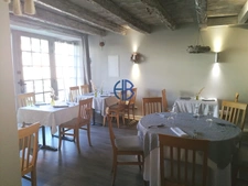 Restaurant avec terrasse, appartement, garage, jardin