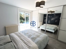 Villa de 240m2 + bâtiment annexe de 190m2+ terrain de 4000 m2 + piscine