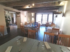 Restaurant avec terrasse, appartement, garage, jardin