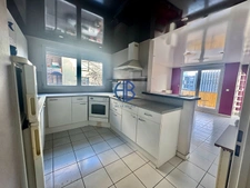 Appartement Grenoble  3 pièces  69 m2 AVEC CAVE GARAGE