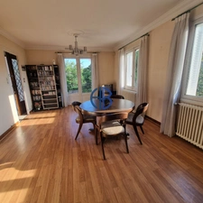 MAISON INDIVIDUELLE 80m2 A RENOVER  CENTRE-VILLE  -  LA TOUR DU PIN