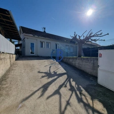 NOUVEAUTE ! Maison T5 de plain-pied - 85 m² habitables - Garage, cave et jardin clos de 520 m² - Centre-ville de La Tour-du-Pin