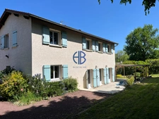 À VENDRE - ROCHETOIRIN - Élégante maison familiale de 159 m² sur parcelle de 1 200 m² paysagée