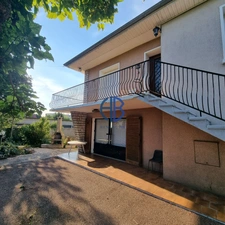 MAISON INDIVIDUELLE 80m2 A RENOVER  CENTRE-VILLE  -  LA TOUR DU PIN