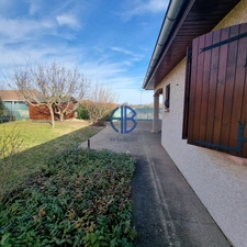 ROCHETOIRIN NOUVEAUTE ! Maison T4 de plain-pied avec jardin arboré et vue montagnes