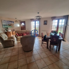 ROCHETOIRIN NOUVEAUTE ! Maison T4 de plain-pied avec jardin arboré et vue montagnes