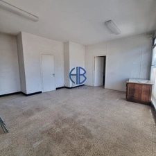 IMMEUBLE A USAGE MIXTE  - CENTRE-VILLE DE LA TOUR-DU-PIN  - BELLE OPPORTUNITE